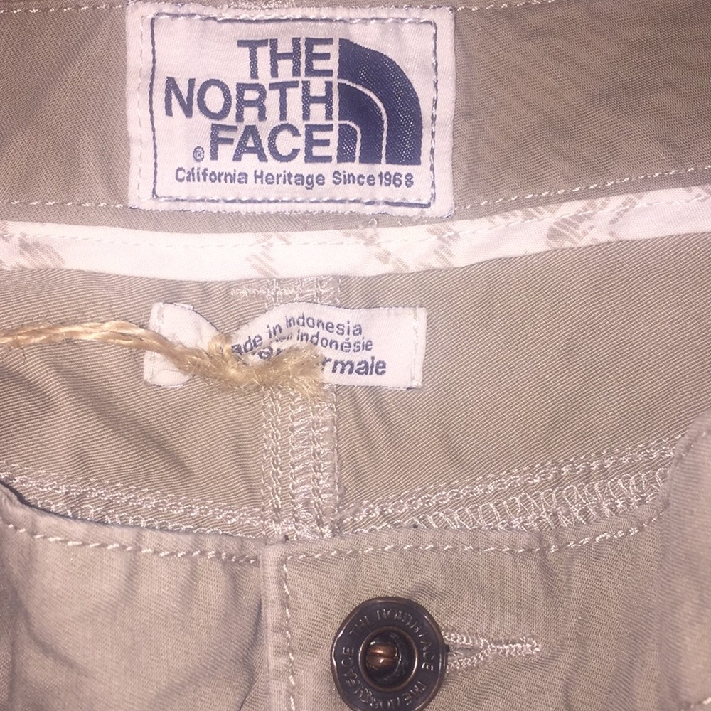 Size 4 north face - Picture 2 of 4